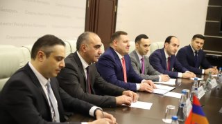В Минске состоялась рабочая встреча председателей Следственных комитетов  Республики Армения и  Республики Беларусь (фотографии).