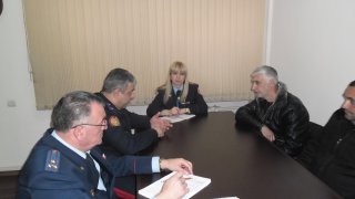By Instruction of RA IC Chairman Hayk Grigoryan Head of IC General Military Investigative Department Received Relatives of Dead Serviceman Tigran Mkhoyan (photos)