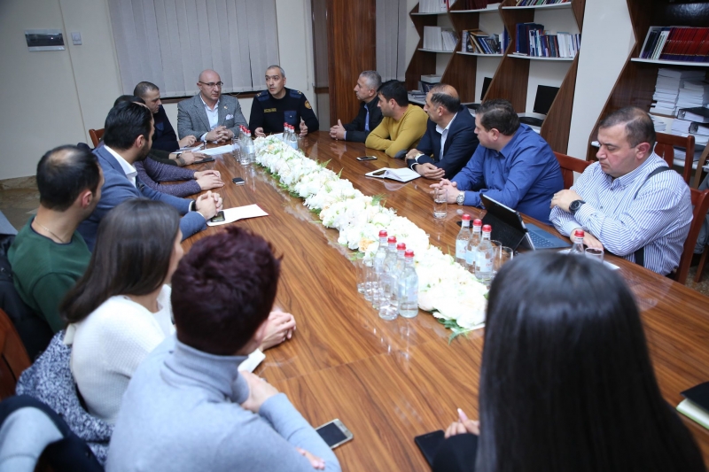 Head of IC Organizational-Analytical and Criminological General Department of Special Tasks Met Representatives of a Number of Business Companies (photos)