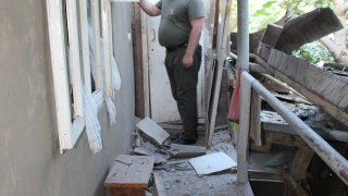 Председатель СК РА Гайк Григорян посетил Тавушскую область для организации следствия по уголовным делам, возбужденным по фактам нарушения ВС Азербайджана режима прекращения огня, и для руководства осмотрами мест происшествия (фото)