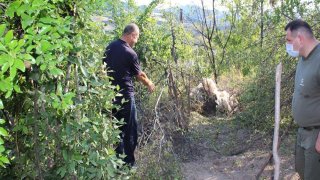 Председатель СК РА Гайк Григорян посетил Тавушскую область для организации следствия по уголовным делам, возбужденным по фактам нарушения ВС Азербайджана режима прекращения огня, и для руководства осмотрами мест происшествия (фото)