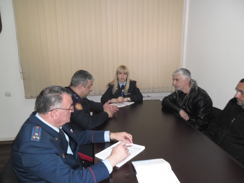 By Instruction of RA IC Chairman Hayk Grigoryan Head of IC General Military Investigative Department Received Relatives of Dead Serviceman Tigran Mkhoyan (photos)