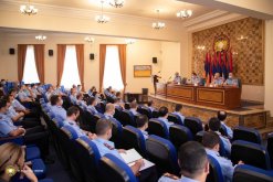 Employees of Investigative Committee Preparing for Conscription; Consultation in Investigative Committee (photos)