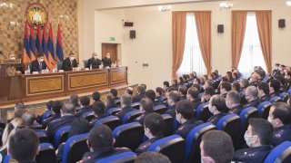 Председатель Следственного комитета Гайк Григорян представил личному составу нового заместителя Аргишти Кярамяна