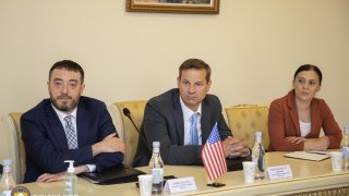 Встреча председателя Следственного комитета РА с сотрудниками посольства США (фотографии)