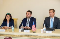 Встреча председателя Следственного комитета РА с сотрудниками посольства США (фотографии)