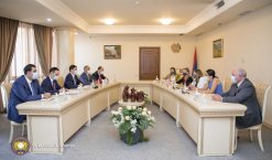Chairman of RA Investigative Committee Argishti Kyaramyan Received US Ambassador to Armenia Lynne Tracy (photos)