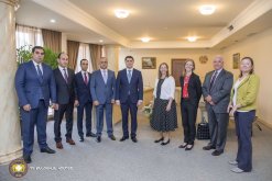 Chairman of RA Investigative Committee Argishti Kyaramyan Received US Ambassador to Armenia Lynne Tracy (photos)