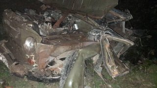 «ՈւԱԶ»-ը, կորցնելով կառավարումը, հայտնվել է ձորում. կա մեկ զոհ (լուսանկարներ)