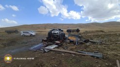 Արագած սարի ճանապարհին «Զիլ 131D» մակնիշի ավտոմեքենան գլխիվայր շրջվել է. վարորդն ու ուղևորը մահացել են (լուսանկարներ)