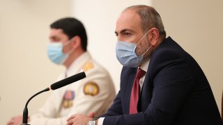 «Придаю значение эффективному расследованию уголовных дел, связанных с обстоятельствами 44-дневной войны». Премьер-министр посетил Следственный комитет (фото)