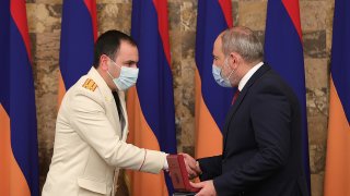 «Придаю значение эффективному расследованию уголовных дел, связанных с обстоятельствами 44-дневной войны». Премьер-министр посетил Следственный комитет (фото)