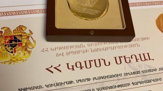 Ոսկե մեդալ՝ Քննչական կոմիտեի նախագահի մամուլի քարտուղարին (լուսանկարներ)