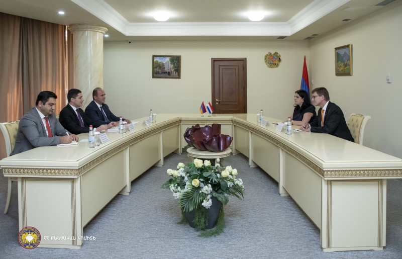 Issues related to Expansion of Cooperation Discussed with the Ambassador of the Netherlands to Armenia in the RA Investigative Committee (photos)