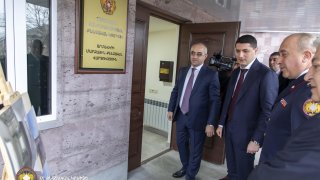 ՀՀ քննչական կոմիտեի նախագահի մասնակցությամբ տեղի է ունեցել ՀՀ ՔԿ Արմավիրի մարզի քննչական վարչության և Վաղարշապատի քննչական բաժնի նոր վարչական շենքերի բացման արարողությունը (տեսանյութ, լուսանկարներ)