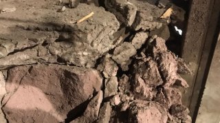 Վարդենիս քաղաքում Ոստիկանության բաժնի մոտ տեղի ունեցած պայթյունի դեպքի վարույթի շրջանակում ձերբակալվել է նույն քաղաքի բնակիչը (լուսանկարներ)