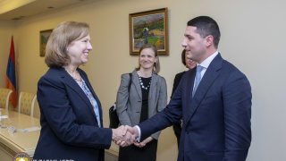 Председатель Следственного комитета РА Аргишти Кярамян принял новоназначенного посла США в РА Кристину Квин (фото)