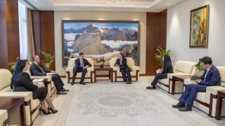 ՀՀ քննչական կոմիտեի նախագահը հյուրընկալվել է Հայաստանում Չինաստանի Ժողովրդական Հանրապետության դեսպանատանը (լուսանկարներ)