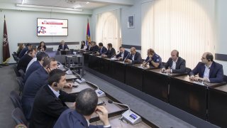 Заместитель председателя Следственного комитета РА и юридический атташе Федерального бюро расследований США в Армении и Грузии провели совместный курс переподготовки для следователей СК (фото)