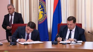 ՀՀ քննչական կոմիտեն, իր 10-ամյա հոբելյանական միջոցառումների շրջանակում, համագործակցության հուշագրեր է ստորագրել հանրապետության 9 առաջատար գիտաուսումնական հաստատությունների հետ (լուսանկարներ)