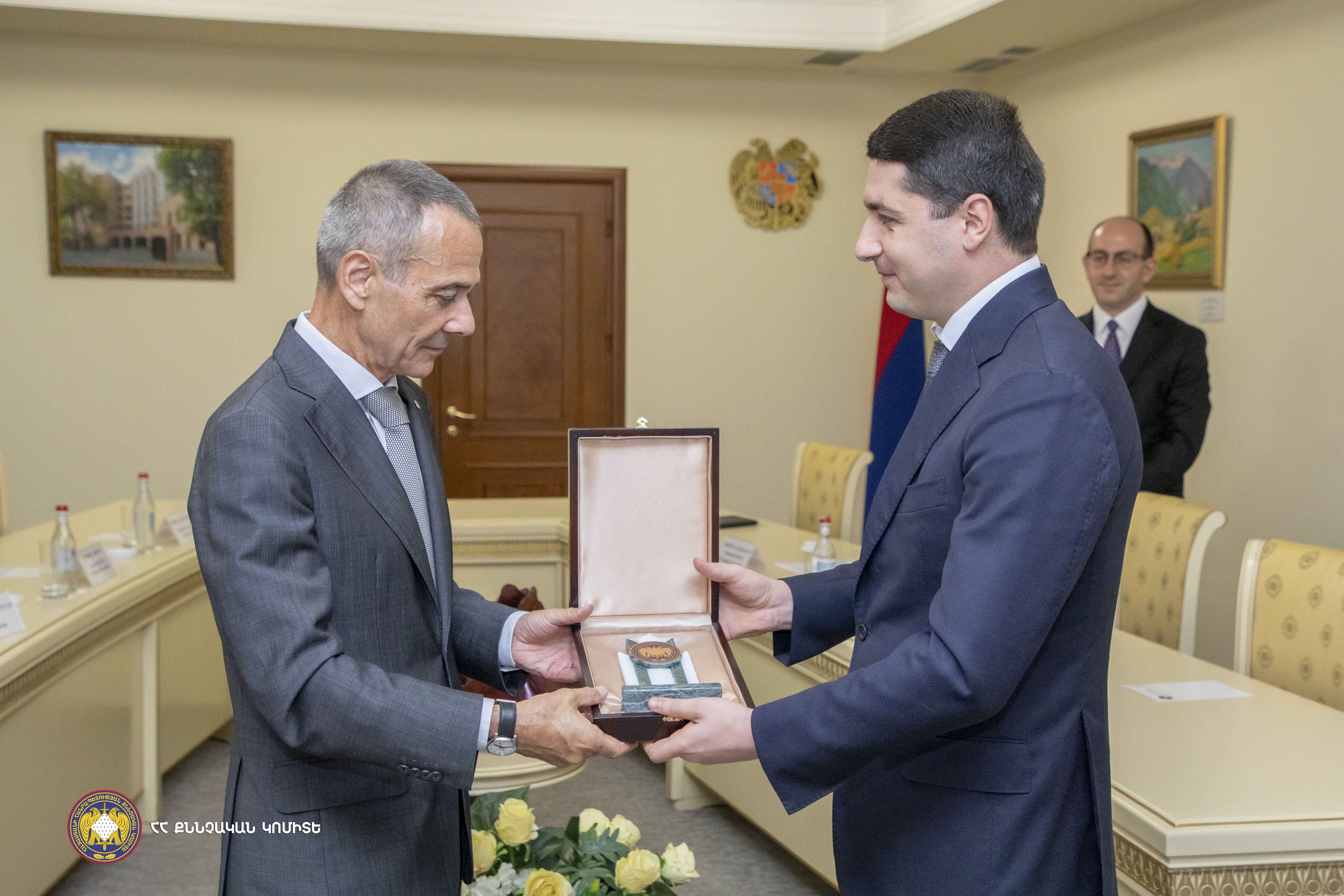 Argishti Kyaramyan Received the Head of Delegation of International Committee of the Red Cross (photos)